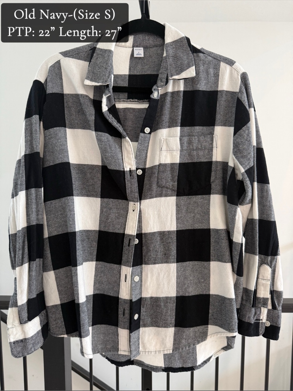 Old Navy Black & White Buffalo Plaid Button-Down Shirt